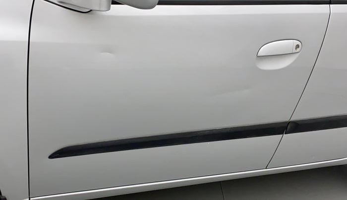2015 Hyundai i10 MAGNA 1.1, Petrol, Manual, 39,010 km, Front passenger door - Minor scratches
