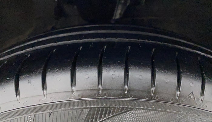 2015 Hyundai i10 MAGNA 1.1, Petrol, Manual, 39,010 km, Right Front Tyre Tread