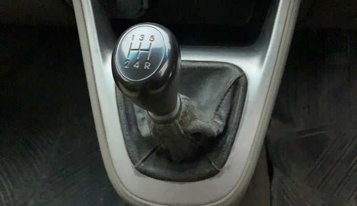 2015 Hyundai i10 MAGNA 1.1, Petrol, Manual, 39,010 km, Gear lever - Boot cover slightly torn