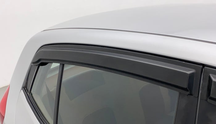 2015 Hyundai i10 MAGNA 1.1, Petrol, Manual, 39,010 km, Right C pillar - Paint is slightly faded