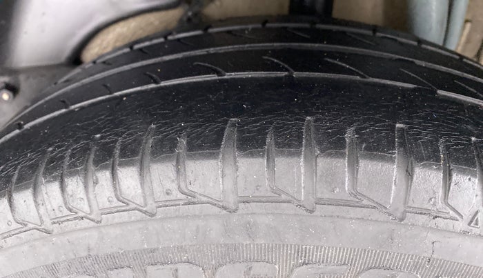 2015 Tata Bolt XM REVOTRON, Petrol, Manual, 52,569 km, Left Rear Tyre Tread