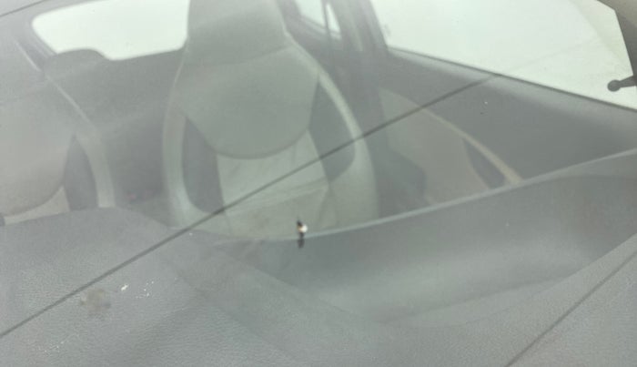 2011 Hyundai Eon MAGNA, Petrol, Manual, 78,848 km, Front windshield - Minor spot on windshield