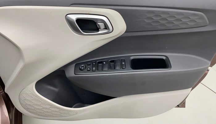 2020 Hyundai AURA SX PLUS 1.2 AMT, Petrol, Automatic, 26,202 km, Driver Side Door Panels Control