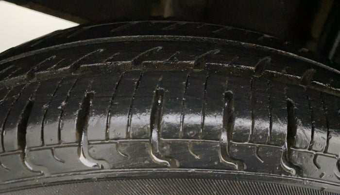 2018 Datsun Redi Go A, Petrol, Manual, 34,088 km, Right Rear Tyre Tread