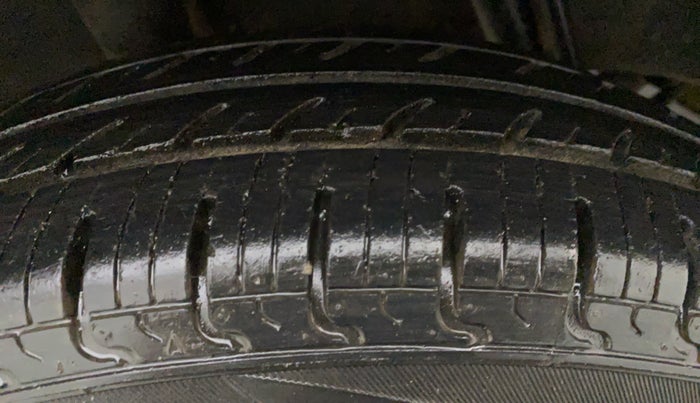 2018 Datsun Redi Go A, Petrol, Manual, 34,088 km, Right Front Tyre Tread