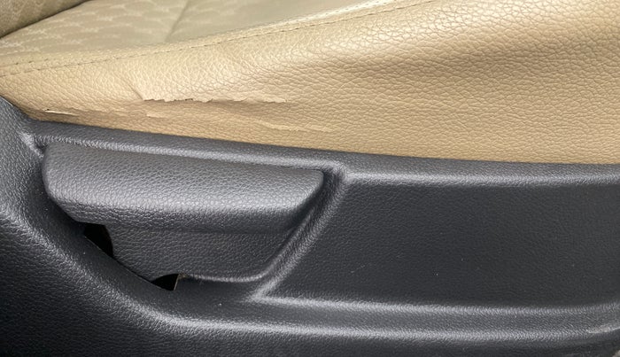 2017 Hyundai Eon MAGNA PLUS, Petrol, Manual, 44,925 km, Driver Side Adjustment Panel