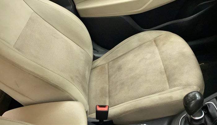 2021 Hyundai Verna E 1.5 PETROL, Petrol, Manual, 33,832 km, Front left seat (passenger seat) - Cover slightly stained