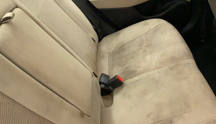 2021 Hyundai Verna E 1.5 PETROL, Petrol, Manual, 33,832 km, Second-row left seat - Cover slightly stained