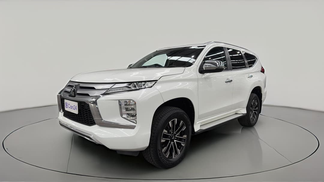 2023 Mitsubishi Pajero Sport Gls (4WD) 7 Seat, Automatic, 61301 km, Left Front Diagonal (45- Degree) View