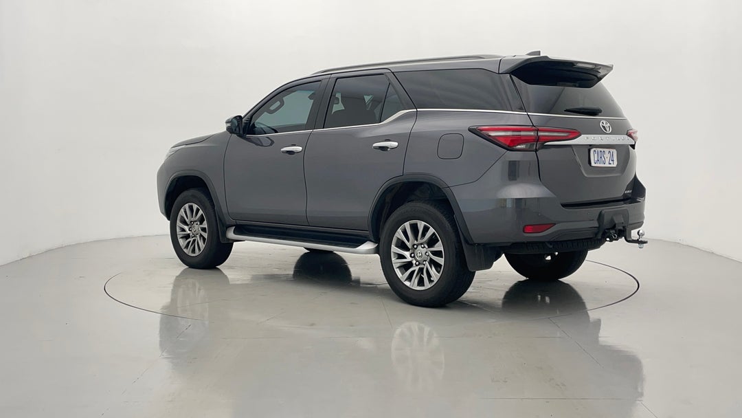 Left Back Diagonal (45- Degree) View