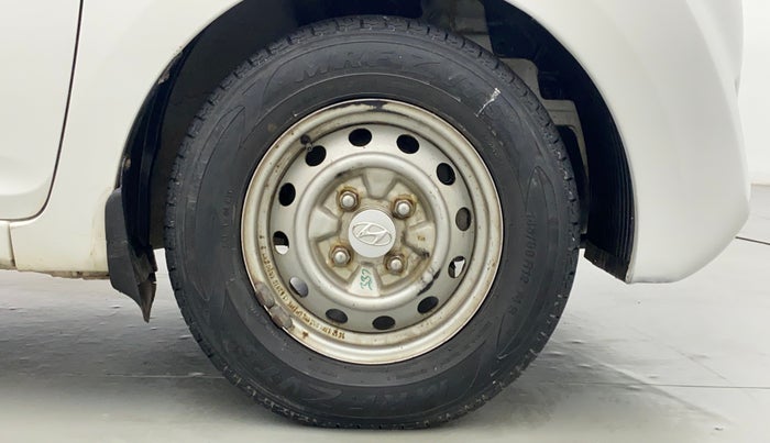 2014 Hyundai Eon ERA PLUS, Petrol, Manual, 28,760 km, Right Front Wheel