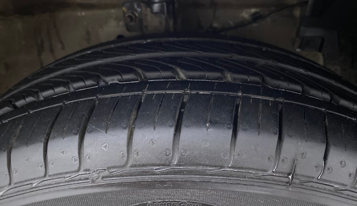 2017 Maruti Ciaz ZETA 1.4 VVT, Petrol, Manual, 24,167 km, Right Front Tyre Tread