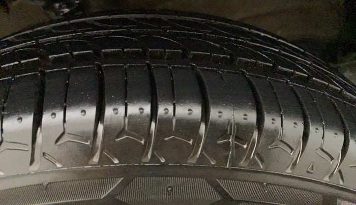 2013 Maruti Wagon R Stingray VXI, Petrol, Manual, 1,04,831 km, Left Front Tyre Tread