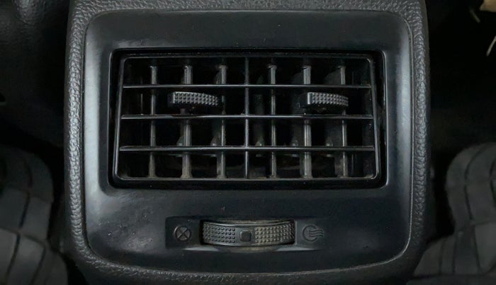 2017 Hyundai Grand i10 SPORTZ 1.2 KAPPA VTVT, Petrol, Manual, 31,463 km, Rear AC Vents