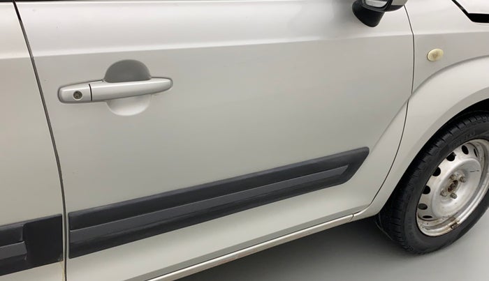 2018 Maruti IGNIS SIGMA 1.2, Petrol, Manual, 84,196 km, Driver-side door - Minor scratches