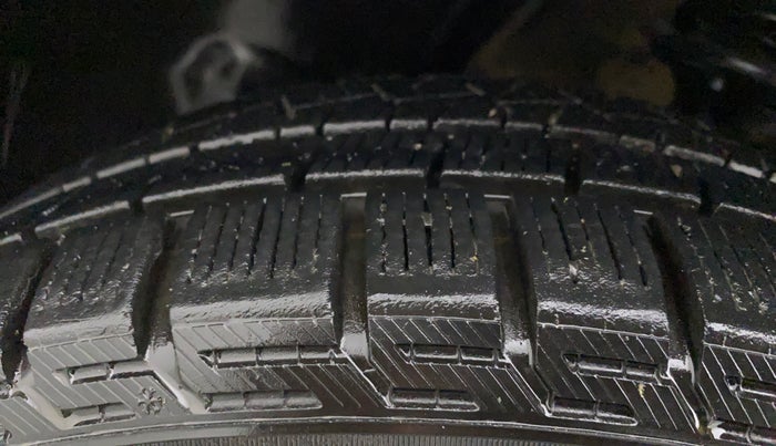 2018 Maruti IGNIS SIGMA 1.2, Petrol, Manual, 84,196 km, Left Front Tyre Tread