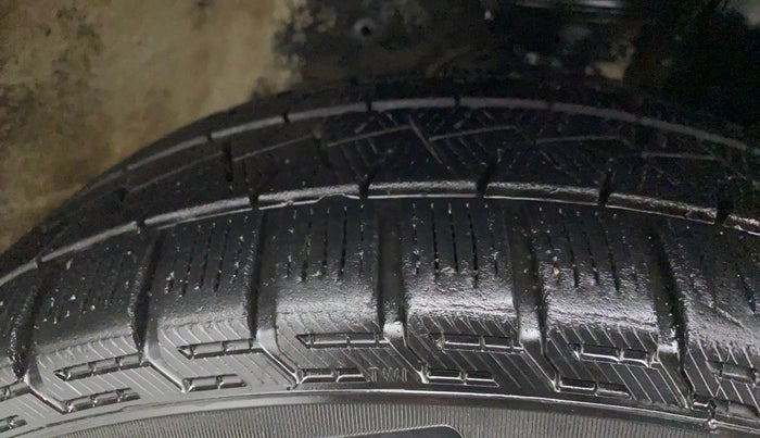 2018 Maruti IGNIS SIGMA 1.2, Petrol, Manual, 84,196 km, Right Front Tyre Tread