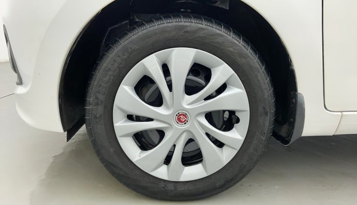 2015 Hyundai Grand i10 MAGNA 1.1 CRDI, Diesel, Manual, 1,07,802 km, Left Front Wheel