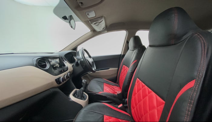 2015 Hyundai Grand i10 MAGNA 1.1 CRDI, Diesel, Manual, 1,07,802 km, Right Side Front Door Cabin