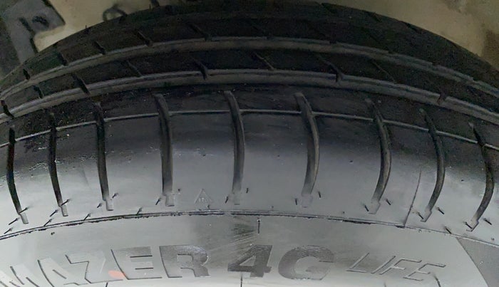 2016 Maruti Swift Dzire VDI ABS, Diesel, Manual, 63,952 km, Left Front Tyre Tread