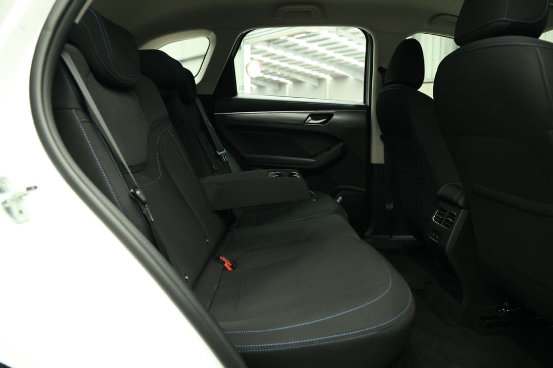 2024 GWM Haval Jolion Premium Hybrid, Automatic, 16140 km, Right Side Rear Door Cabin View