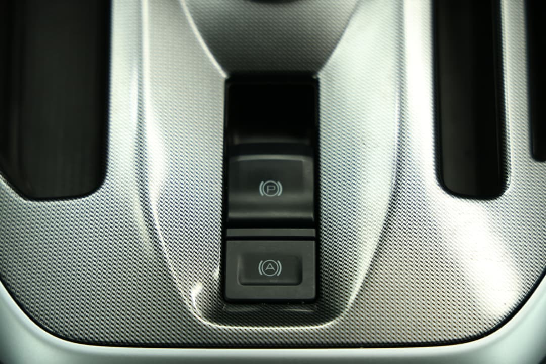 2024 GWM Haval Jolion Premium Hybrid, Automatic, 16140 km, Handbrake