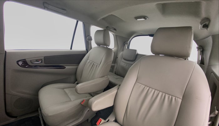 2013 Toyota Innova 2.5 VX 7 STR BS IV, Diesel, Manual, 1,02,551 km, Right Side Door Cabin View