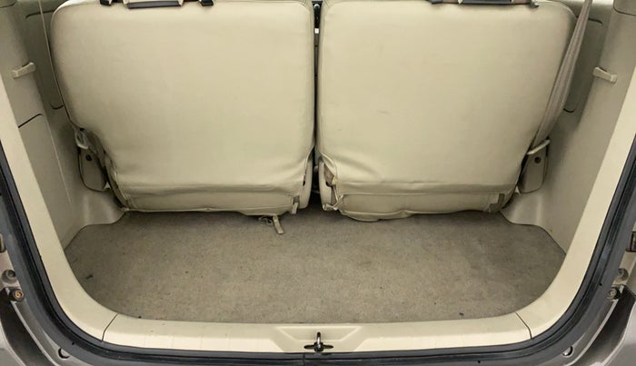 2013 Toyota Innova 2.5 VX 7 STR BS IV, Diesel, Manual, 1,02,551 km, Boot Inside View