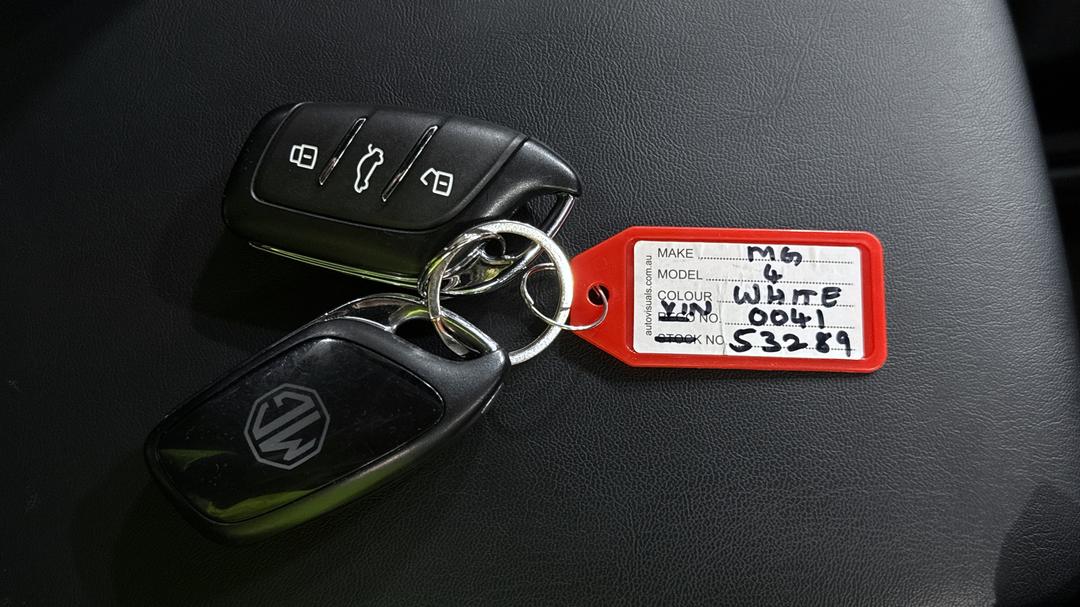 2024 MG Mg4 Excite 51, Automatic, 6472 km, Key Close-up