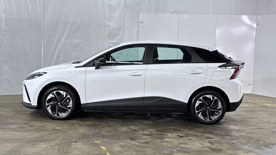 2024 MG Mg4 Excite 51, Automatic, 6472 km, Left Side View