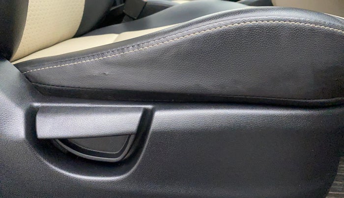 2019 Hyundai NEW SANTRO SPORTZ 1.1, Petrol, Manual, 7,737 km, Driver Side Adjustment Panel