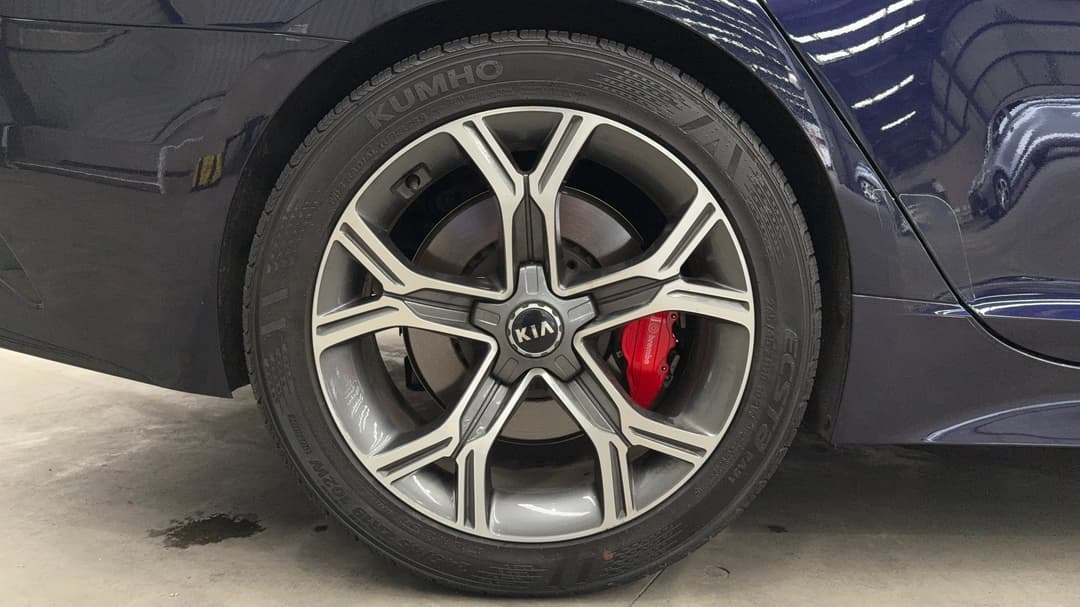 2017 Kia Stinger Gt (red Leather), Automatic, 135406 km, Right Rear Wheel