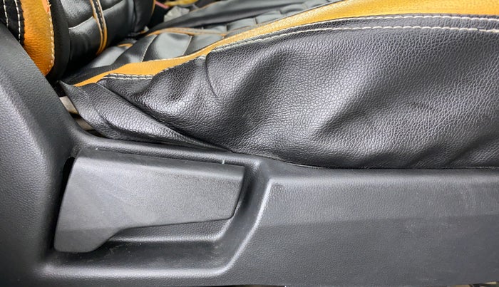 2019 Renault TRIBER 1.0 RXT, Petrol, Manual, 37,753 km, Driver Side Adjustment Panel