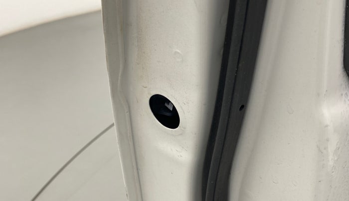 2013 Maruti Ritz VXI, Petrol, Manual, 66,713 km, Front passenger door - Door stopper rubber missing