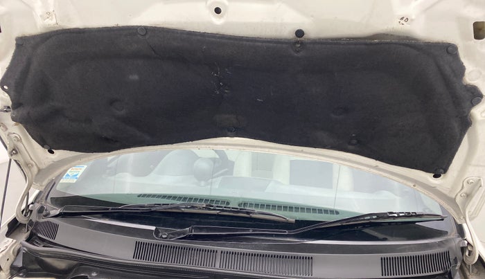 2013 Maruti Ritz VXI, Petrol, Manual, 66,713 km, Bonnet (hood) - Insulation cover has minor damage