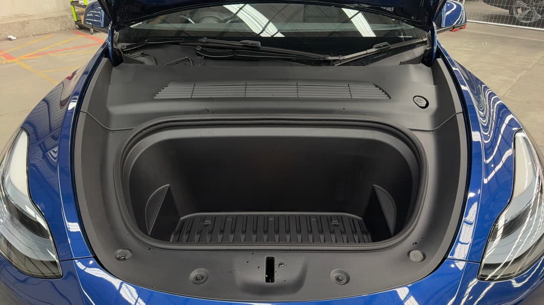 2024 Tesla Model Y Rear-wheel Drive, Automatic, 9165 km, Open Bonnet (Engine)