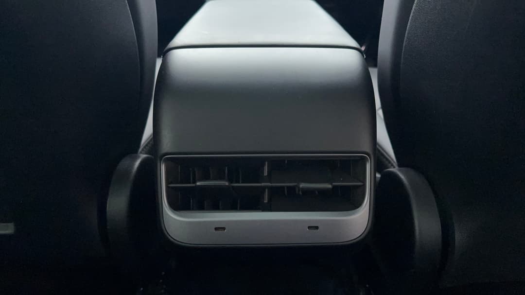 2024 Tesla Model Y Rear-wheel Drive, Automatic, 9165 km, Rear A/C Vent