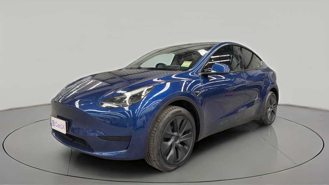 2024 Tesla Model Y Rear-wheel Drive, Automatic, 9165 km, Left Front Diagonal (45- Degree) View