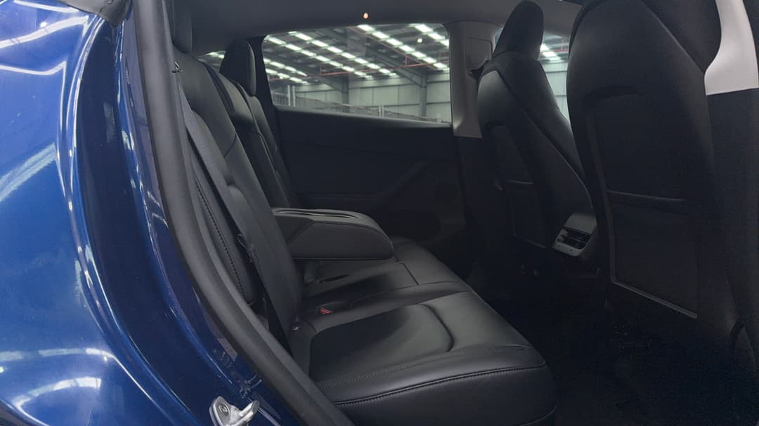 2024 Tesla Model Y Rear-wheel Drive, Automatic, 9165 km, Right Side Rear Door Cabin View