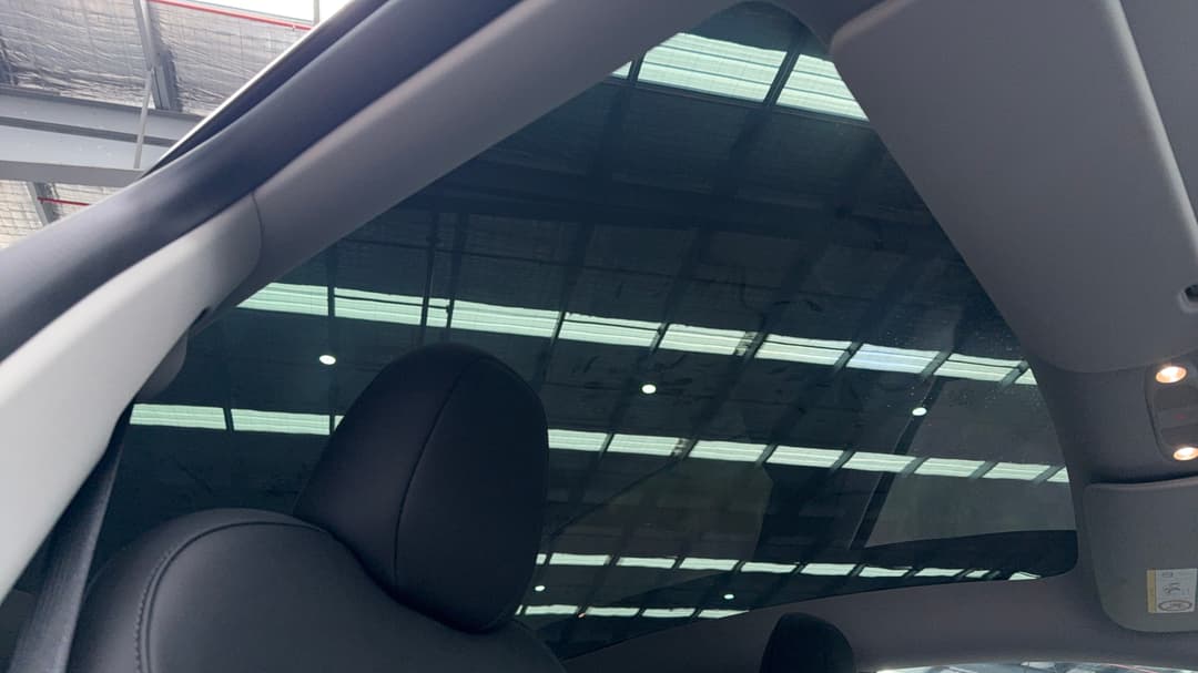2024 Tesla Model Y Rear-wheel Drive, Automatic, 9165 km, Interior Sunroof/Moonroof