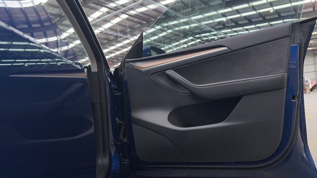 2024 Tesla Model Y Rear-wheel Drive, Automatic, 9165 km, Speaker View