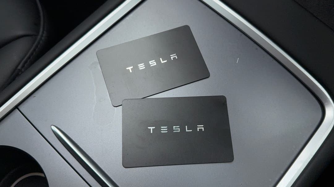 2024 Tesla Model Y Rear-wheel Drive, Automatic, 9165 km, Key Close-up