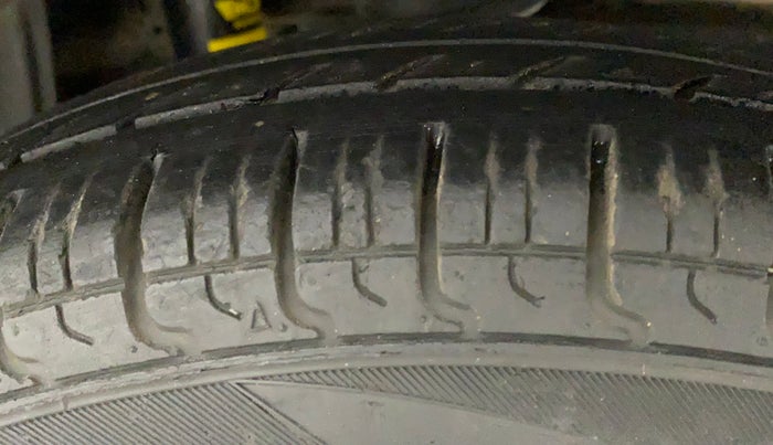 2018 Maruti Alto 800 LXI, Petrol, Manual, 39,074 km, Left Rear Tyre Tread