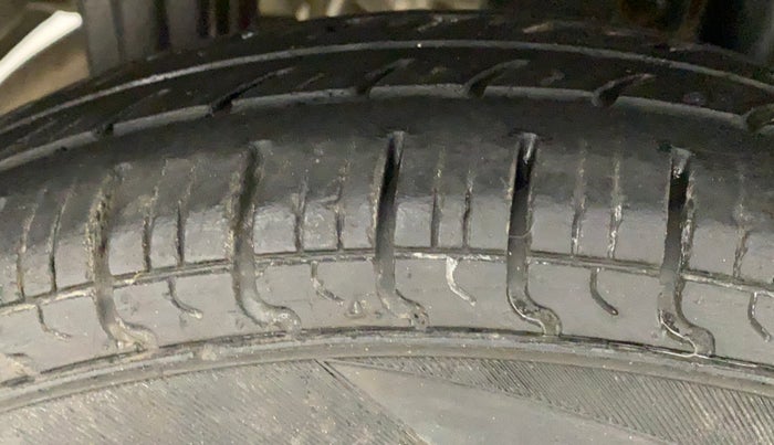 2018 Maruti Alto 800 LXI, Petrol, Manual, 39,074 km, Right Rear Tyre Tread