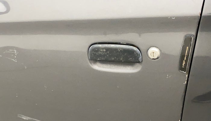 2018 Maruti Alto 800 LXI, Petrol, Manual, 39,074 km, Front passenger door - Chrome on handle has slight discoularation