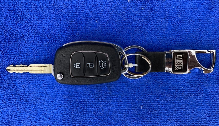 2022 Hyundai VENUE S 1.2, Petrol, Manual, 10,380 km, Key Close Up