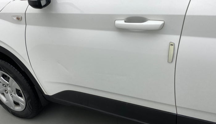 2022 Hyundai VENUE S 1.2, Petrol, Manual, 10,380 km, Front passenger door - Minor scratches