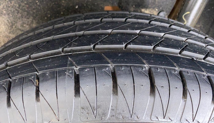 2019 Maruti Vitara Brezza ZDI, Diesel, Manual, 22,562 km, Left Rear Tyre Tread