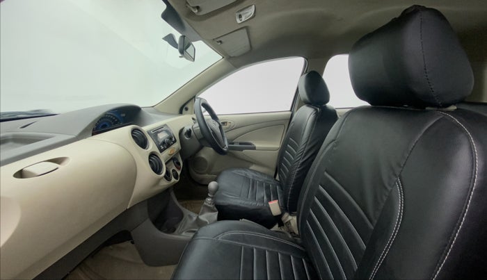 2014 Toyota Etios Liva D 4D GD, Diesel, Manual, 1,76,983 km, Right Side Front Door Cabin