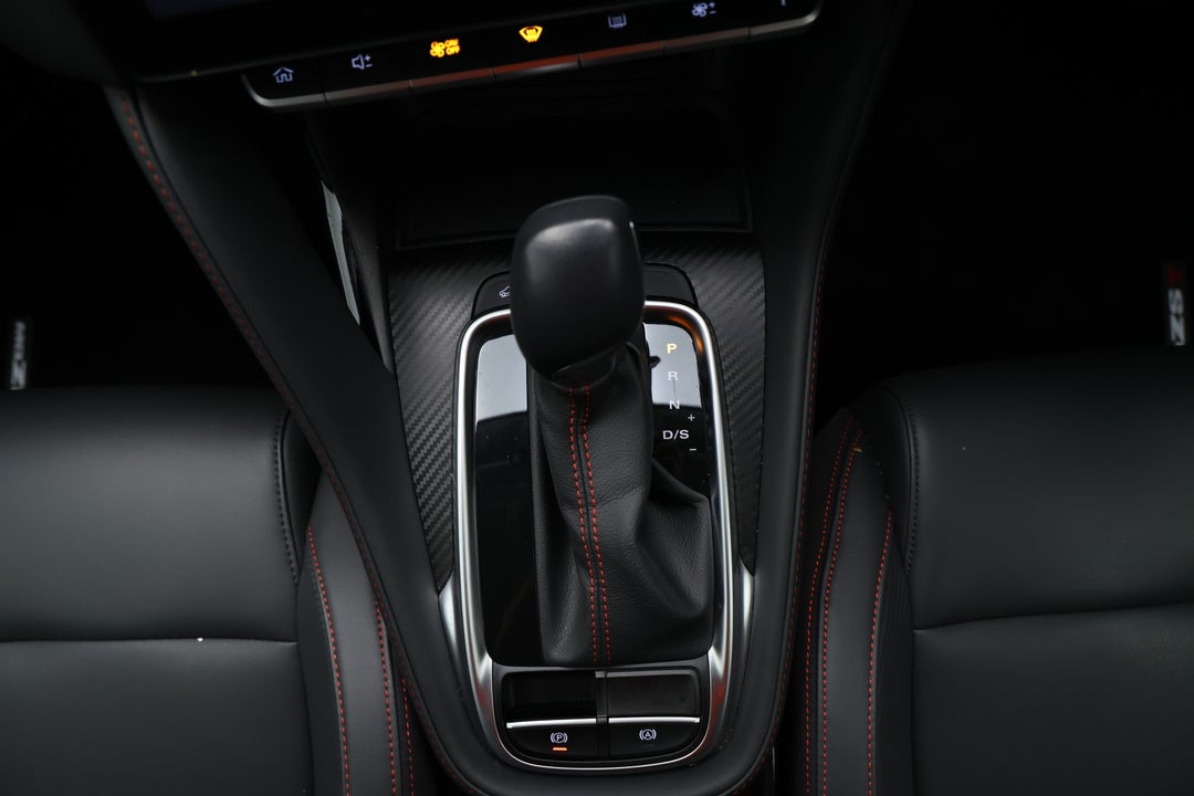 2025 MG Zst Vibe, Automatic, 4262 km, Gear Lever 